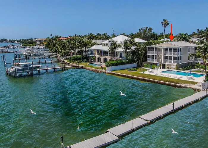 Captiva Hide A Way 1B