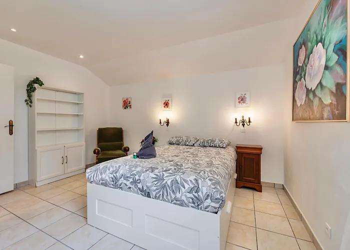 Le Refuge Verdoyant - Close To Switzerland & Spacious
