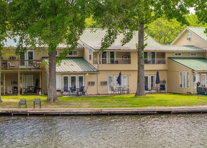 Waterfront Condo Near Oaklawn & Downtown Hot Springs