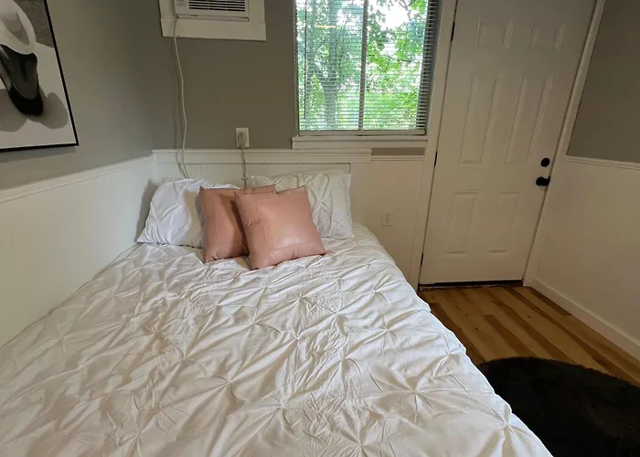 Berlins Cozy Apartment Pets Welcome Close To Airport