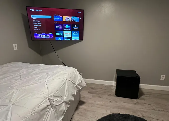 Jaydens Cozy Apartment Pets Welcome Close To Airport