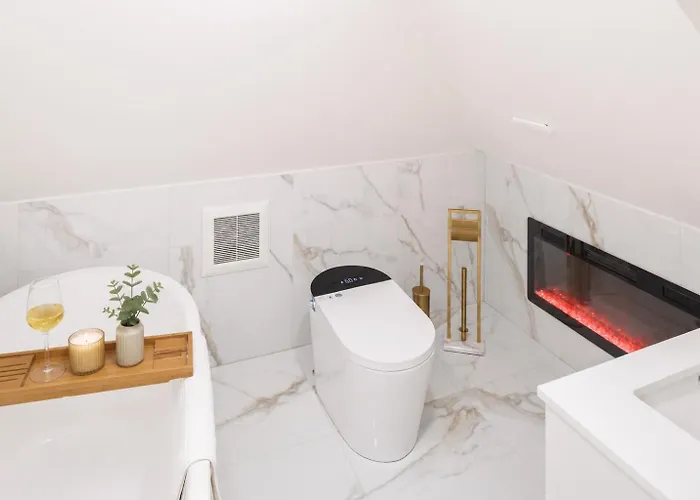 Luxury Studio Downtown With Soaking Tub