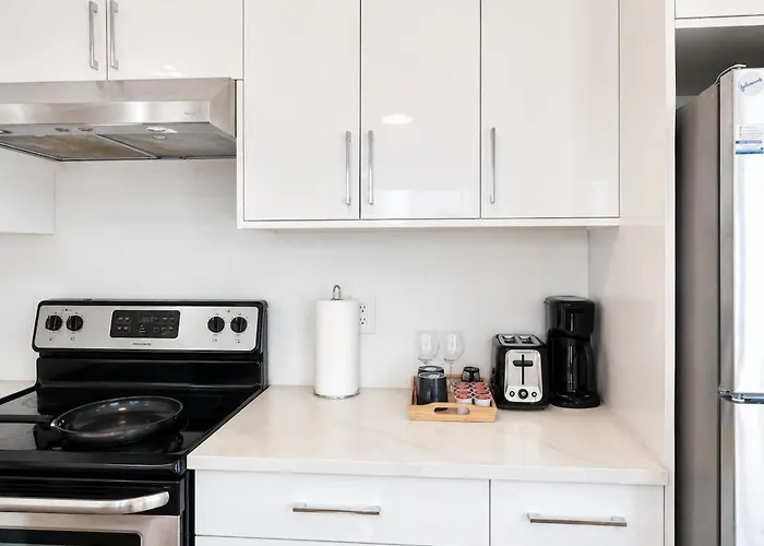 Private 1Br Suite Near Metrotown & Transit
