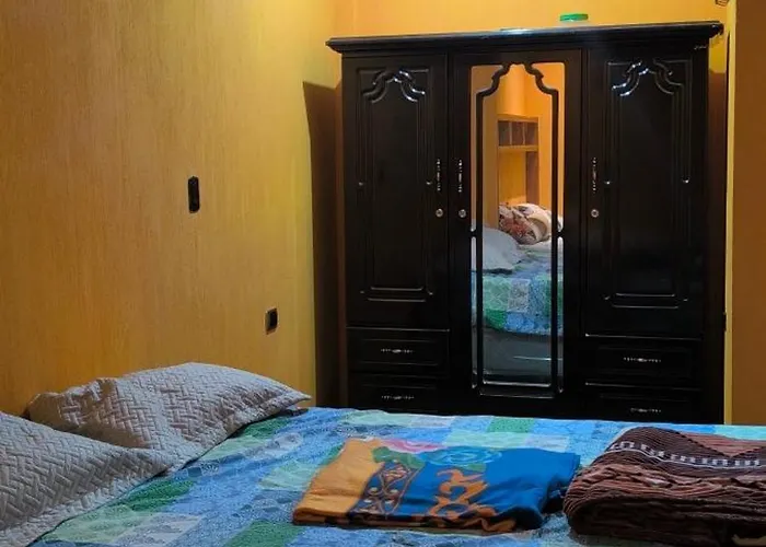 La Casa Amarilla