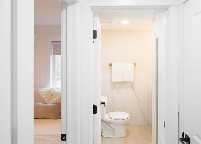 U7 Stylish 1-Bedroom Downtown