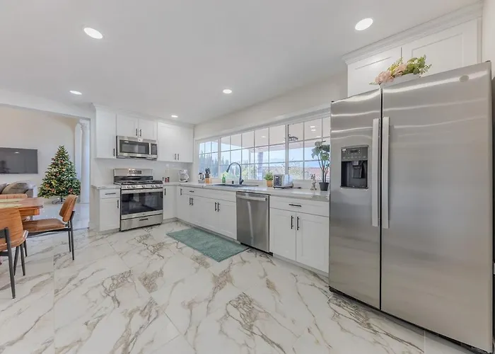 Hacienda Heights 4Br Executive Retreat