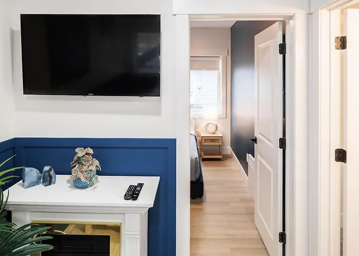 The Blue Gem Downtown 1Bd Apartment