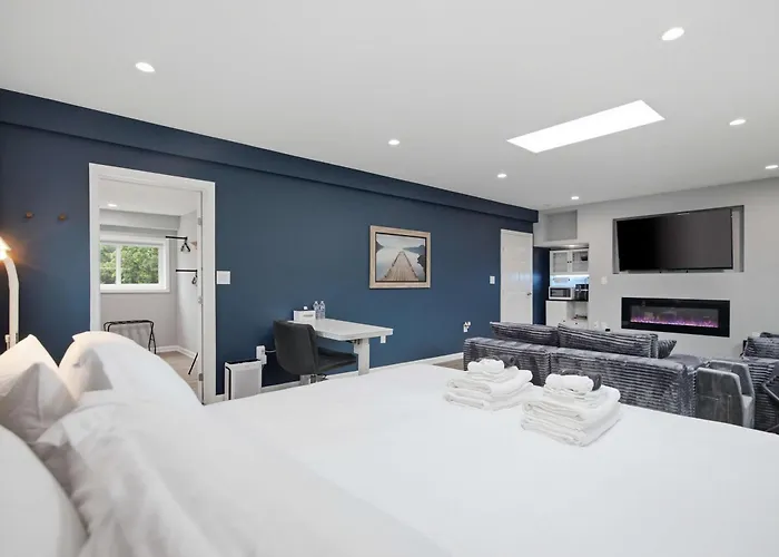Private King Suite - Springfield Metro