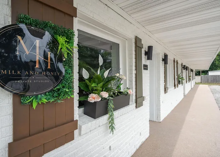 Cashmere Private Studio Cozy Chic Escape