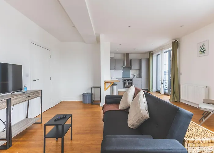Cozy 1Bdr Flat With Fast Wifi Near Heathrow