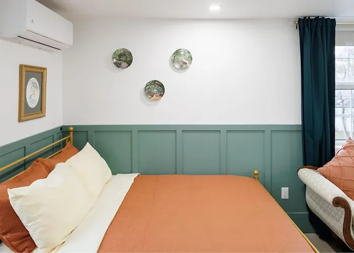Green Gables Suite - Studio In Downtown