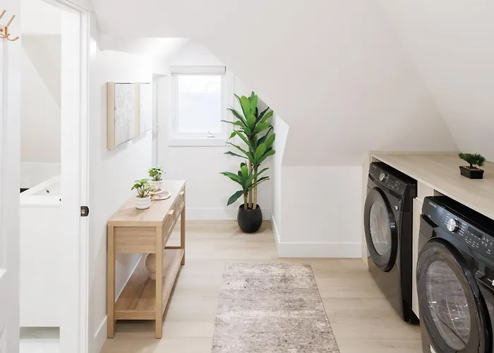 Luxury Studio Downtown With Soaking Tub