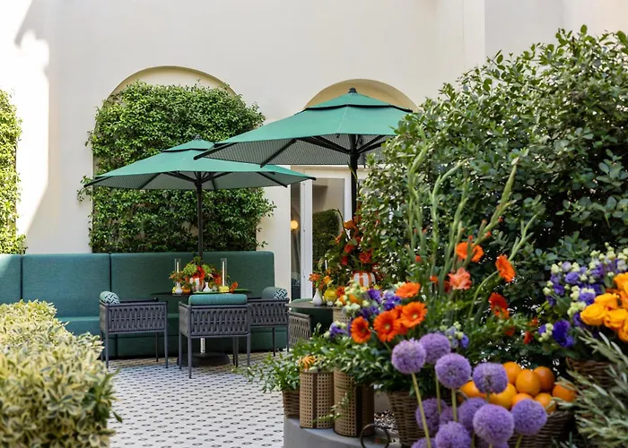  Anglo American Florence, Curio Collection By Hilton