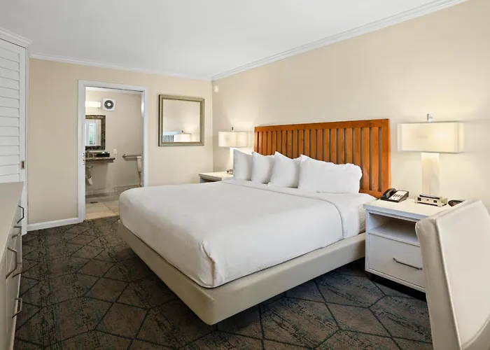 Romantic hotels Dana On Mission Bay