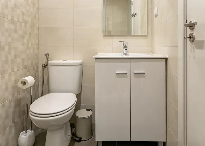Home Out Rooms & Apartments
