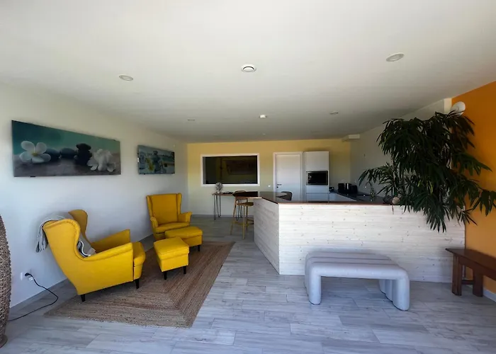 Hillside House Suites & Spa