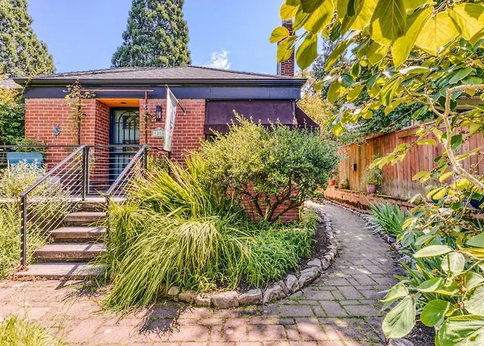 Upscale Ne Portland Guesthouse