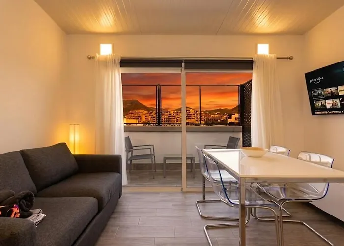 TOP New apartment center Los Cristianos