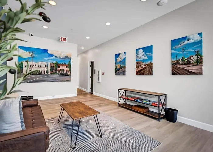 Single Bedroom - Queen Size. Heart Of Downtown Vista