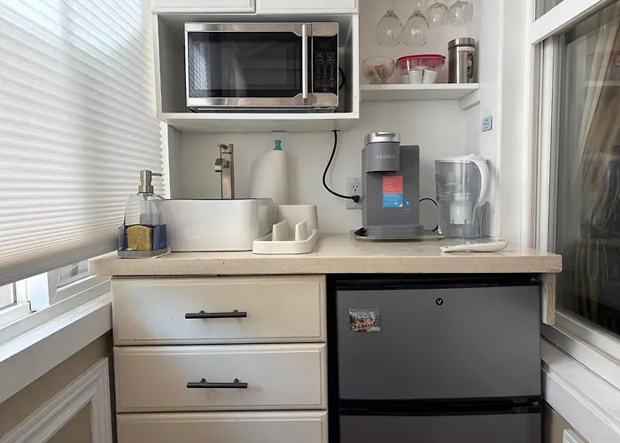 Barker House Suite 2,In The Heart Of Old-Town