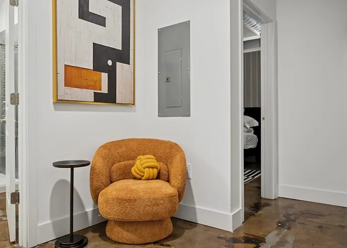 Large Studios, 1Br, Free Parking Gym, Game Room
