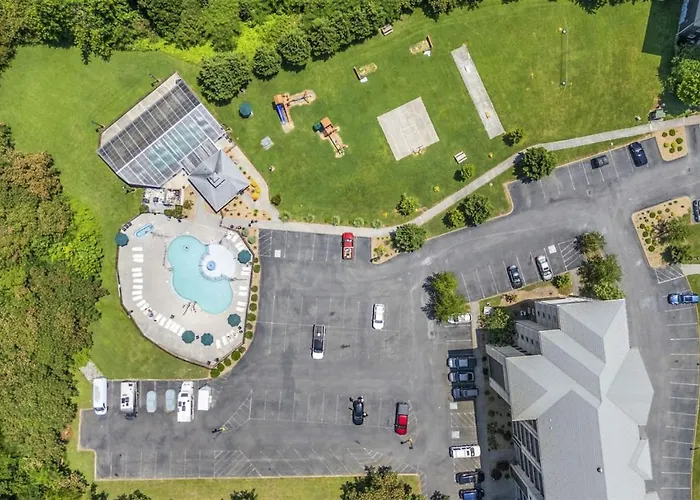 Top Rated Condo - Mtn Views- Pools- Playground