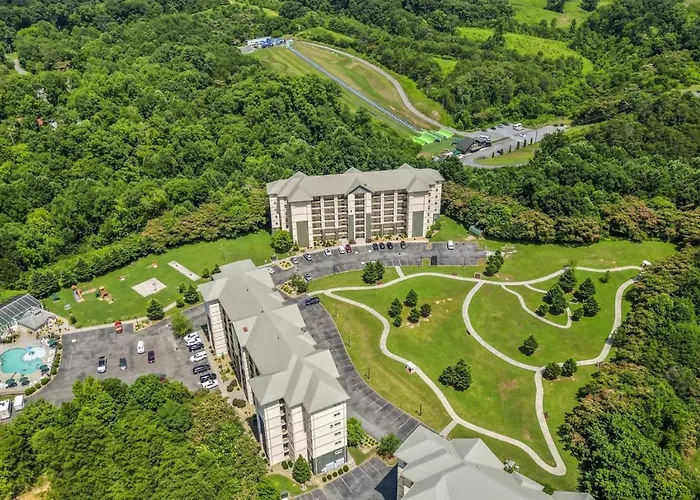 Top Rated Condo - Mtn Views- Pools- Playground