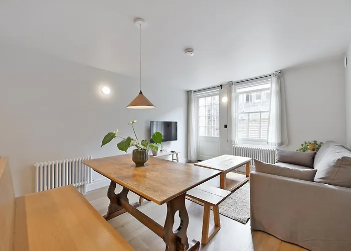Leworth Apartments, Windsor