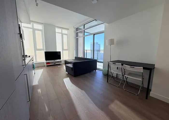 Convenient And Cozy 1B1B Near Metrotown