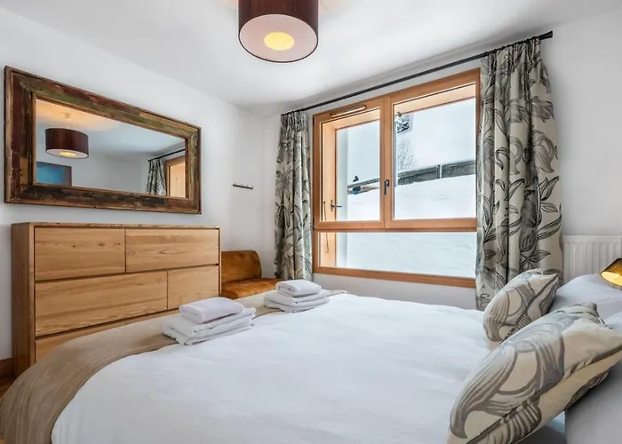 Le Freney - New Apartment In Town Center & Free Parking - By Cozee Rentals