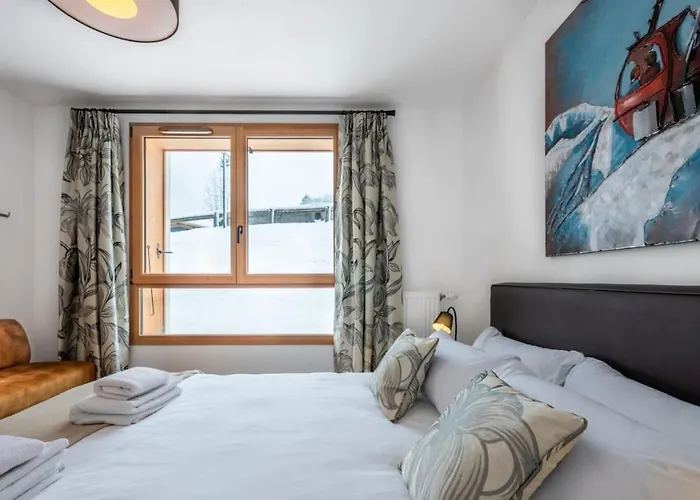 Le Freney - New Apartment In Town Center & Free Parking - By Cozee Rentals