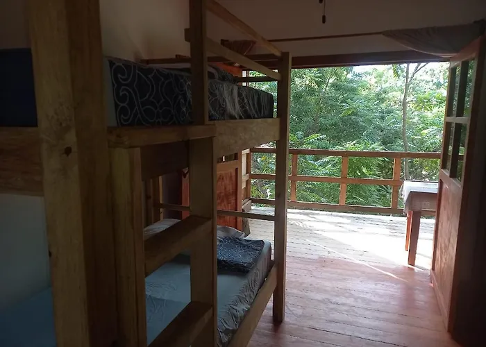 Roatan Onat Hostel 1