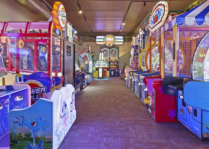 Family Getaway - Outdoor Activity Oasis - Mins To Downtown And Water Parks - Jacuzzi - Game Rm