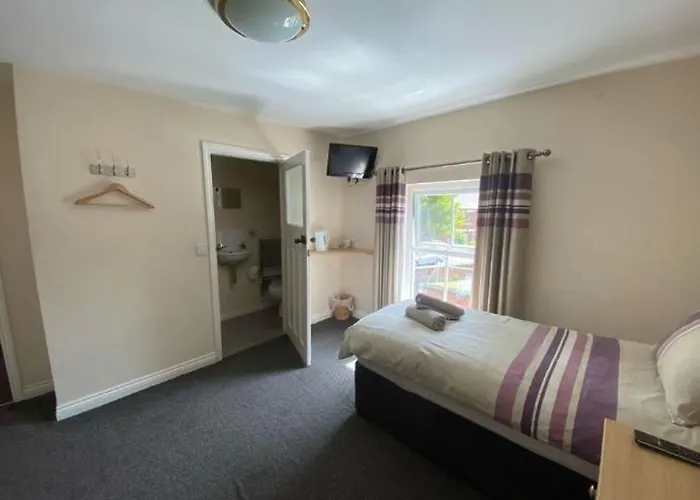 Hasland Place,Chesterfield-J29,Large 5 Bedroom, 4 Bathroom,Sleeps 8,Parking,Wifi