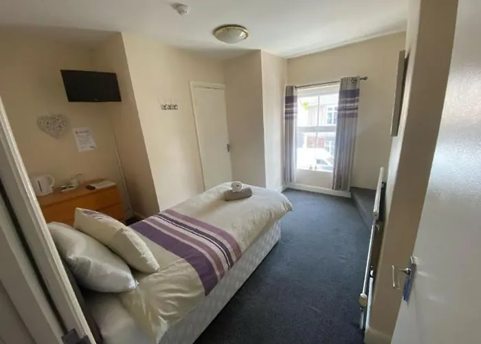 Hasland Place,Chesterfield-J29,Large 5 Bedroom, 4 Bathroom,Sleeps 8,Parking,Wifi