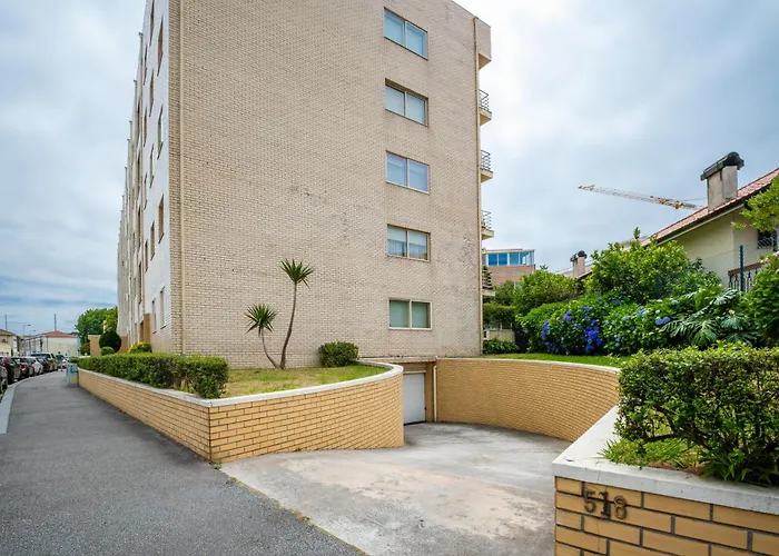 Familyhub - Ecohost - Spacious 3-Bedroom Apartment For 8 People With Ac And Parking Near Porto And The Beaches