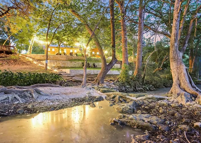 Sunshine Suite At Cabins On The Square Wimberley Square Cypress Creek
