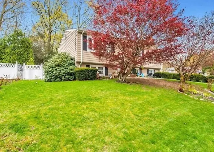Beautiful Bunker Hill Home With Gym And Yard!