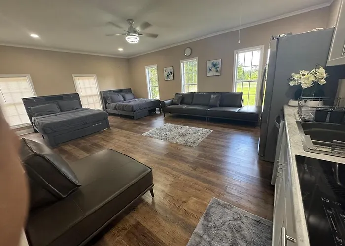 4G The Modern Golf View Luxury Suite