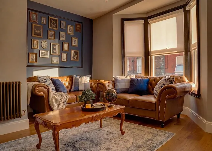 Victorian 2 Bedroom Duplex Near City Centre