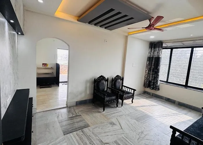 Luxury Apartment Near Ravinagar Square