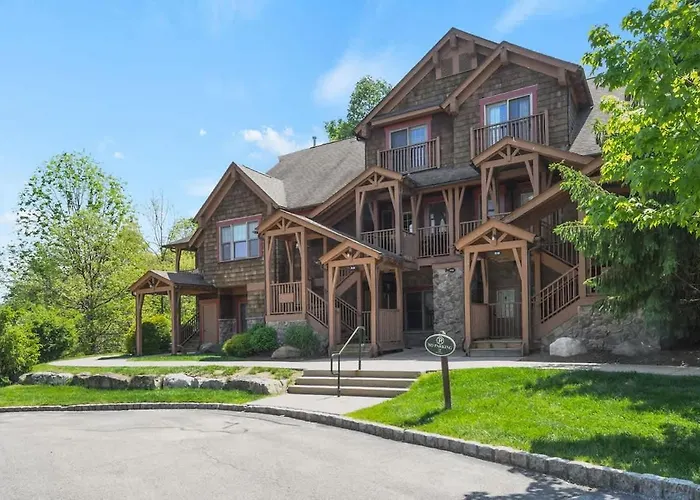 Large Condo Near Mountain Creek & Crystal Springs