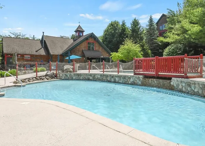 Large Condo Near Mountain Creek & Crystal Springs