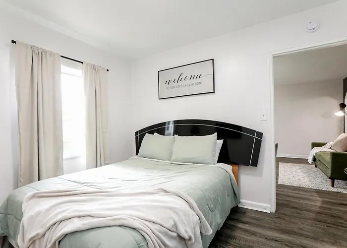 The Plant House-A 4 Min Walk To The Beach 30-Days