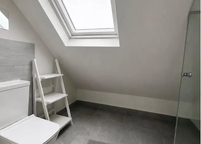 Shared House Near Greenford Station 4 Bedroom 3 Baths