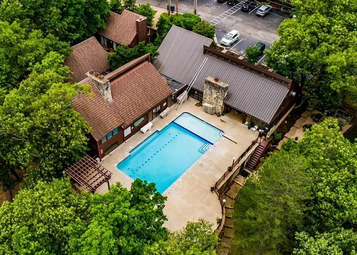 Indoor/Outdoor Pools!! Hot Tub! Steam Room! Sauna!
