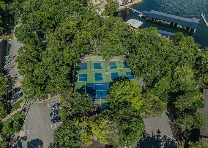 22 Mile Marker! Indoor/Outdoor Pools, Hot Tub! New