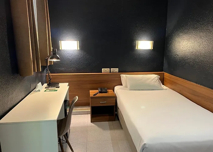 Cheap hotels Aneto