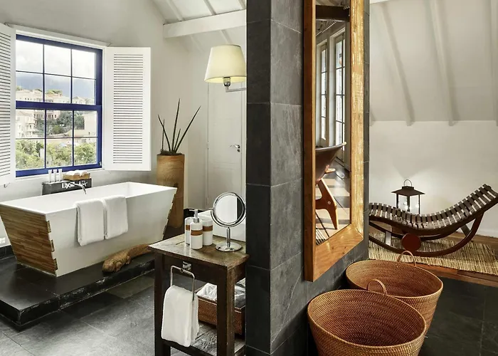 Hot Tub in Room Santa Teresa Rio De Janeiro - Mgallery Collection