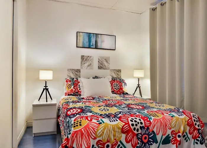 100 Meters To Metro Beaudry - Full Apartments - 1 Minute Walk To The Famous St Catherine Street - Fast Wifi - Washer & Dryer On Site - Montcalm Units